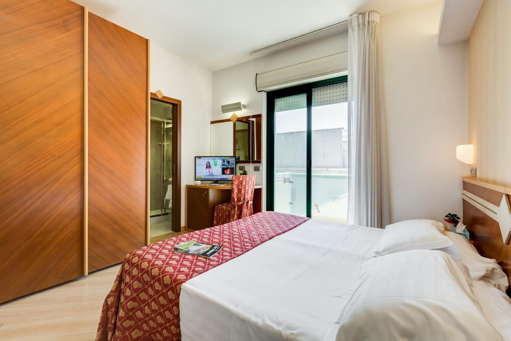 Hotel Europa Beach Village Giulianova Room photo