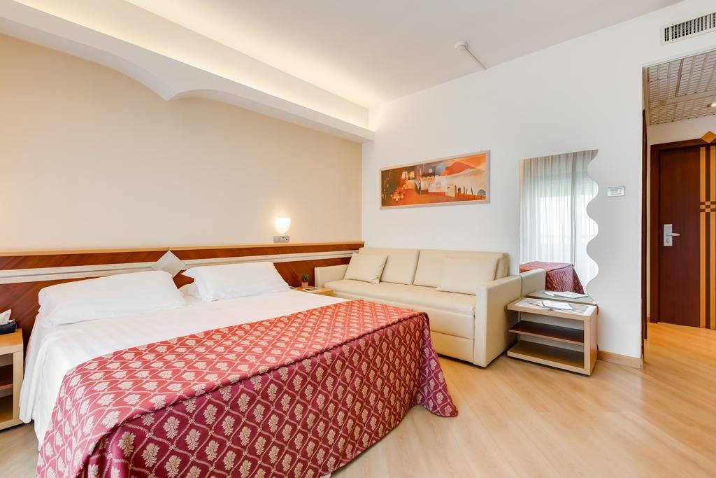 Hotel Europa Beach Village Giulianova Exterior photo