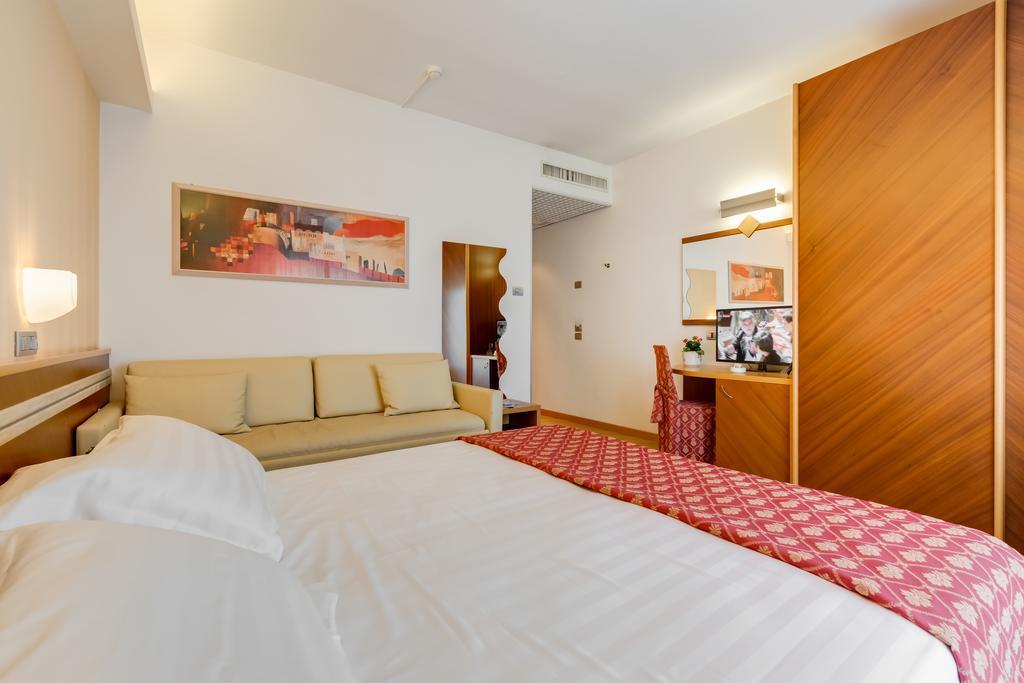 Hotel Europa Beach Village Giulianova Room photo