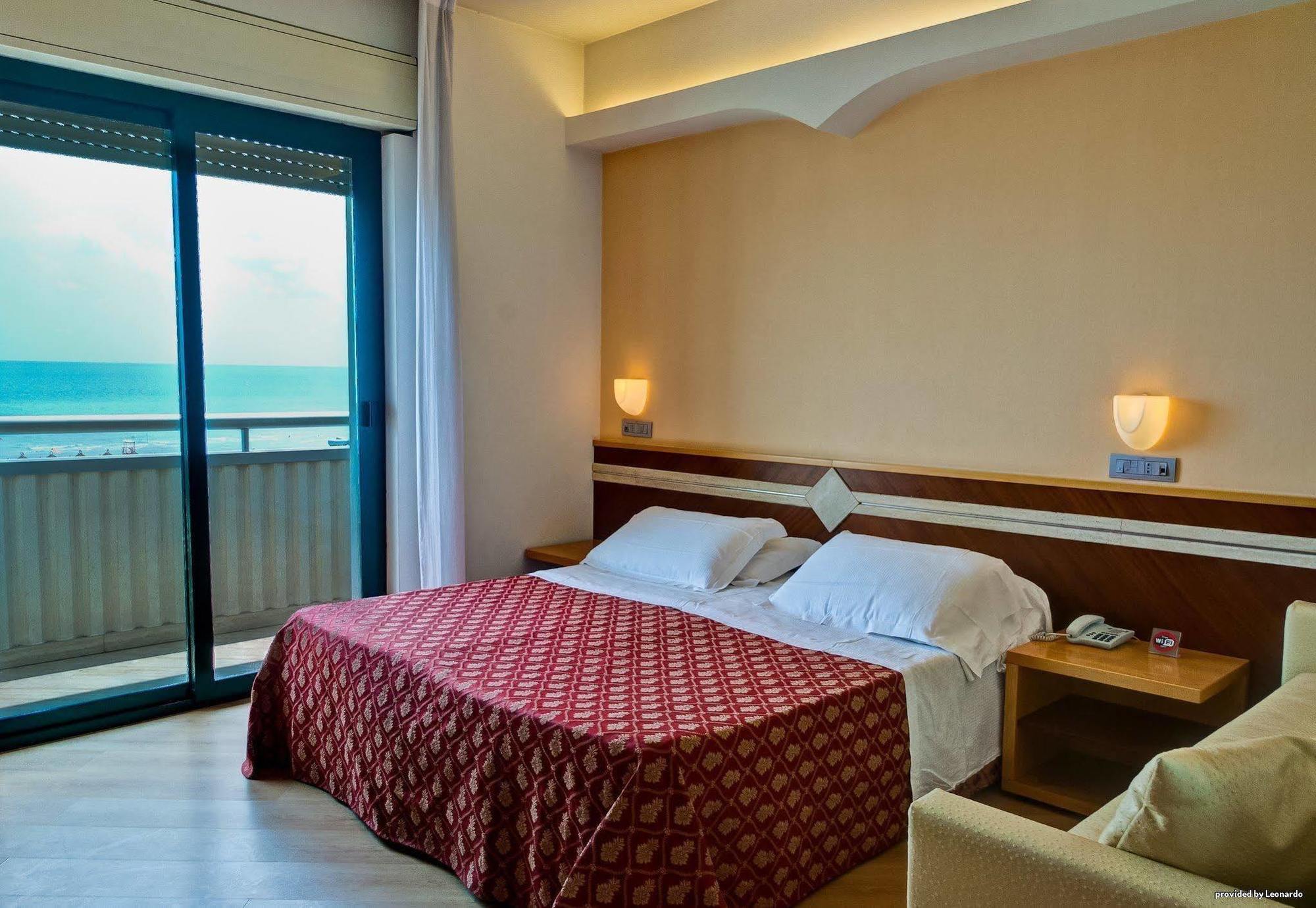 Hotel Europa Beach Village Giulianova Exterior photo