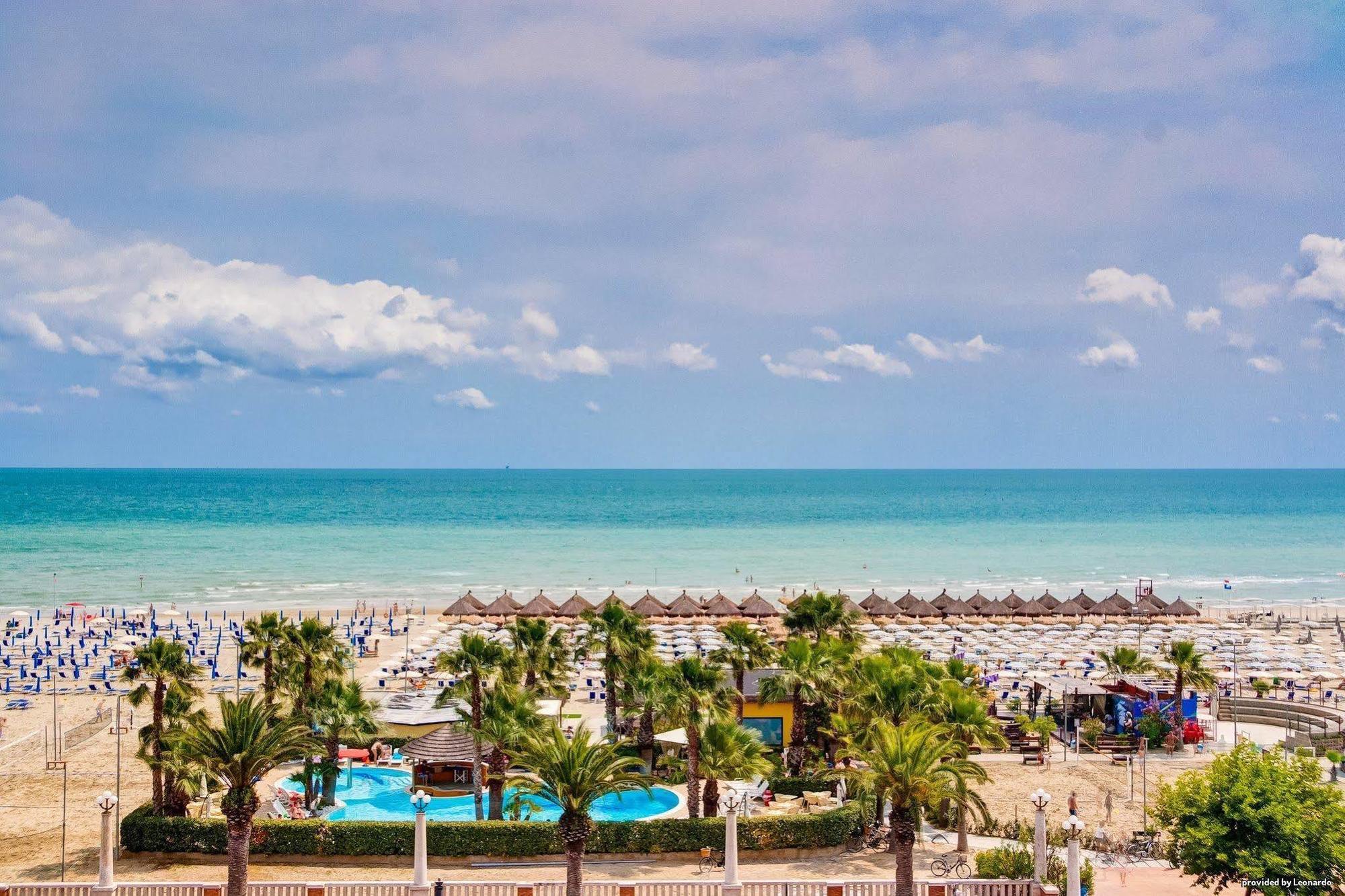 Hotel Europa Beach Village Giulianova Exterior photo