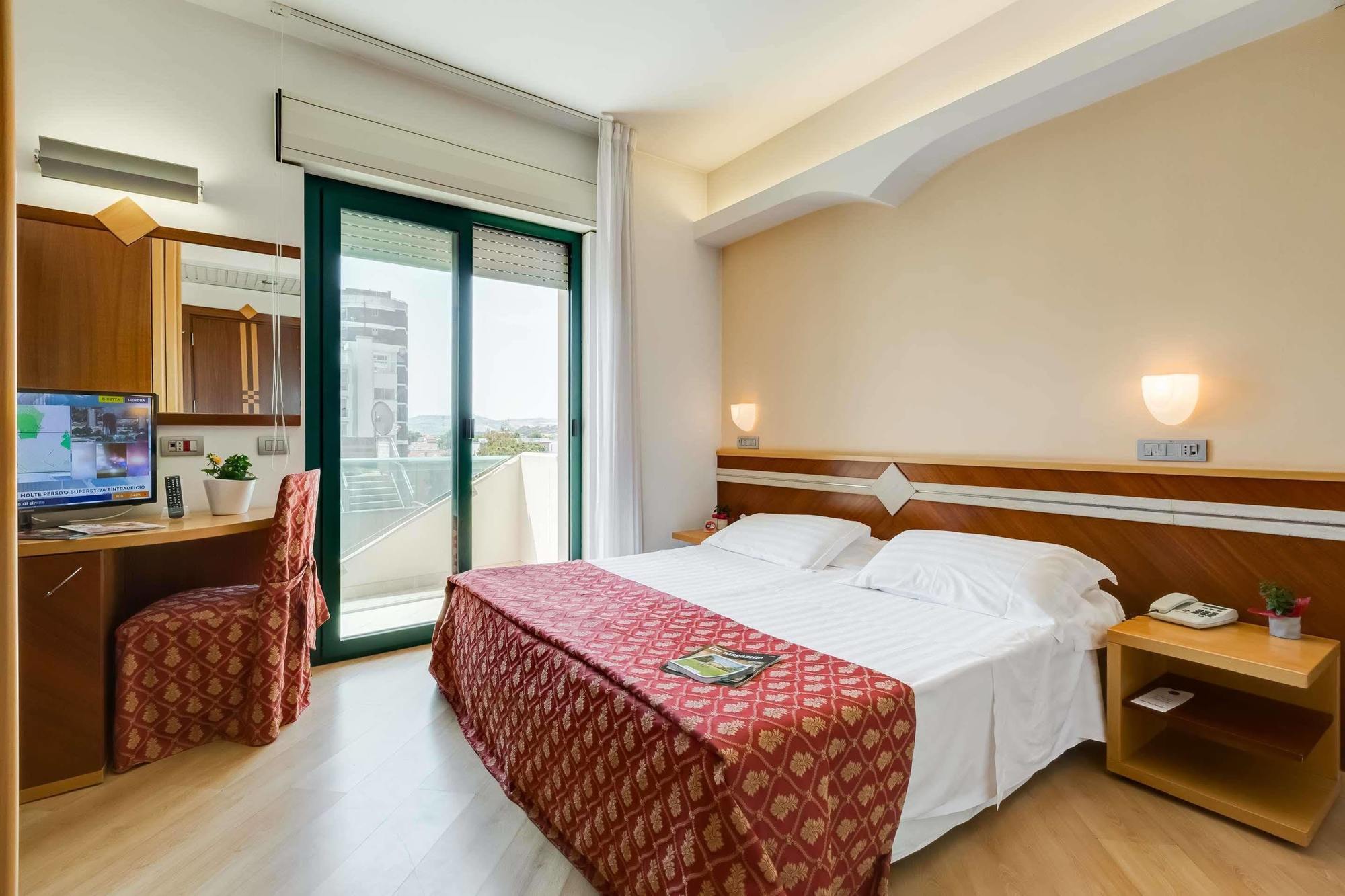 Hotel Europa Beach Village Giulianova Exterior photo