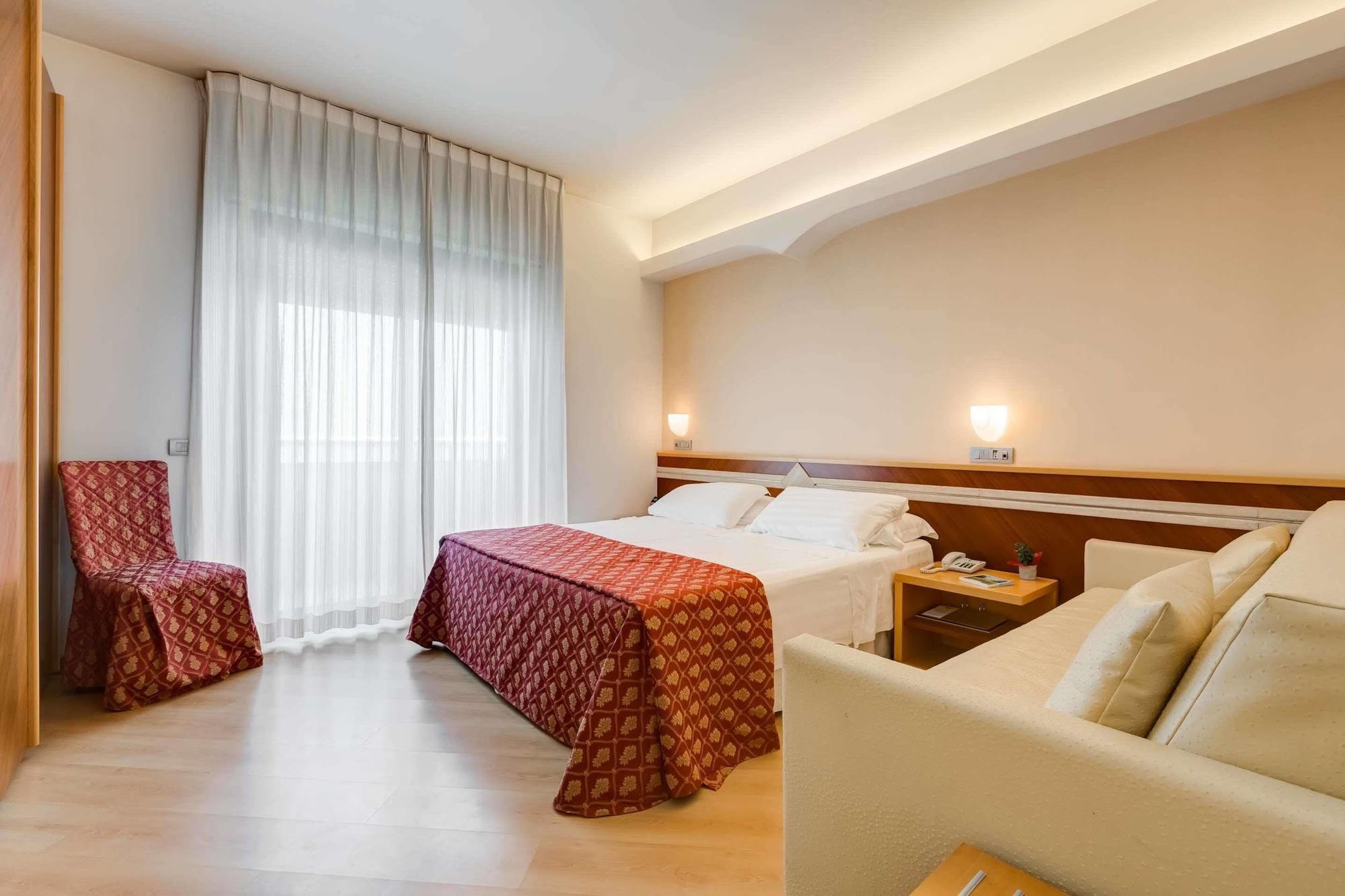 Hotel Europa Beach Village Giulianova Exterior photo