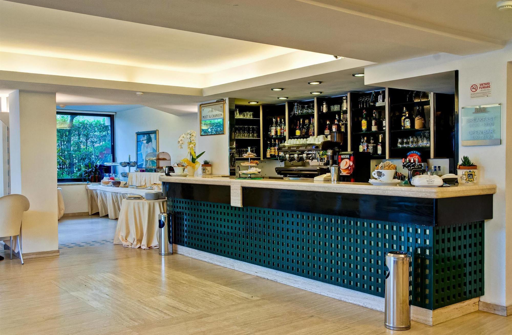 Hotel Europa Beach Village Giulianova Exterior photo