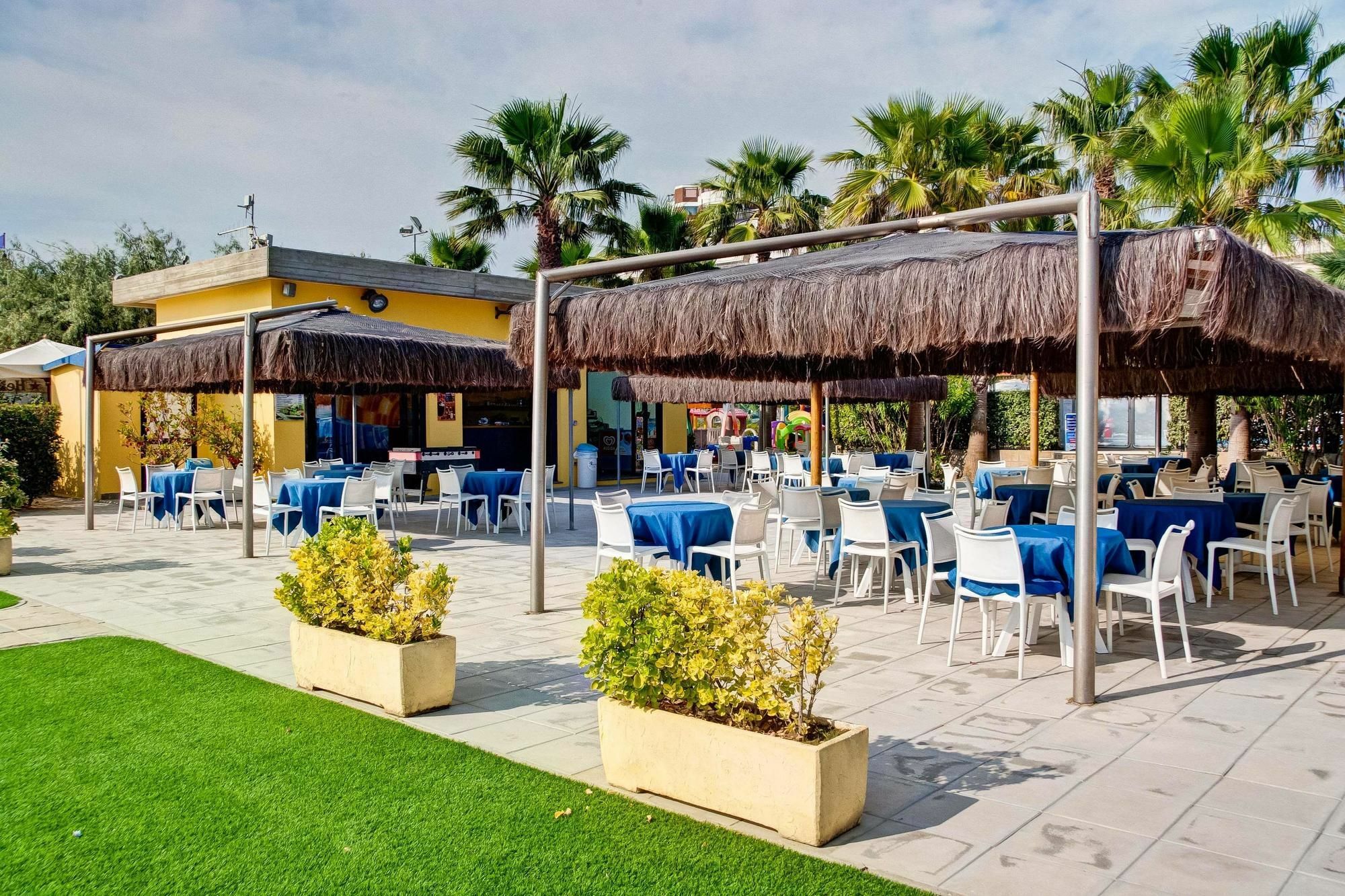 Hotel Europa Beach Village Giulianova Exterior photo